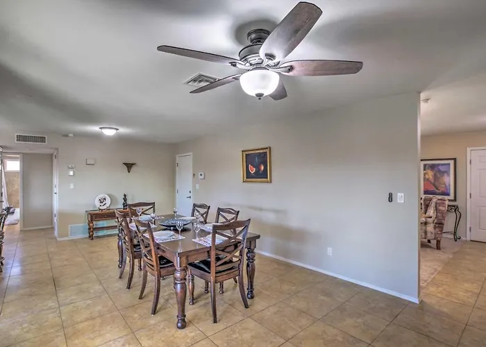 Holiday home Patio + Yard: Pet-friendly Gem In Litchfield Park! Litchfield Park