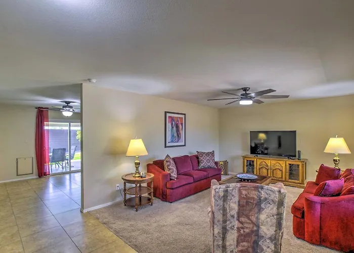 Patio + Yard: Pet-friendly Gem In Litchfield Park! Holiday home