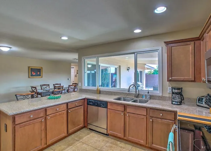 Patio + Yard: Pet-friendly Gem In Litchfield Park!