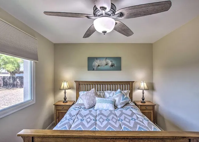 Holiday home Patio + Yard: Pet-friendly Gem In Litchfield Park! Litchfield Park