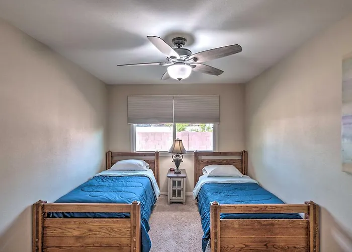 Holiday home Patio + Yard: Pet-friendly Gem In Litchfield Park! *