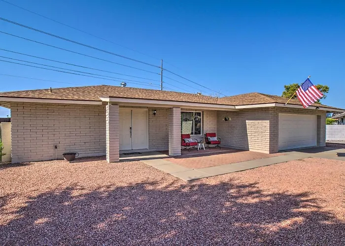 Holiday home Patio + Yard: Pet-friendly Gem In Litchfield Park! Litchfield Park